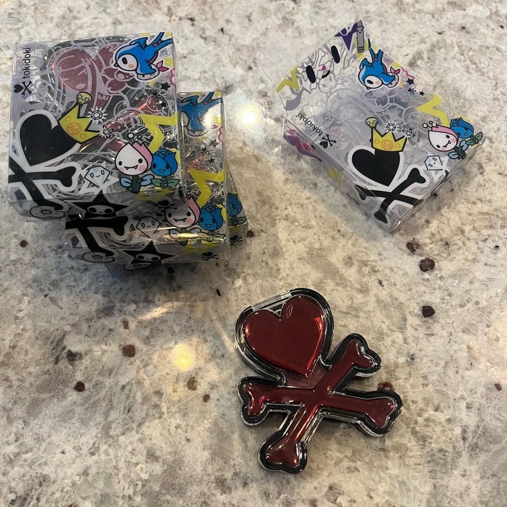 Sephora x tokidoki collectible burgundy eye shadow